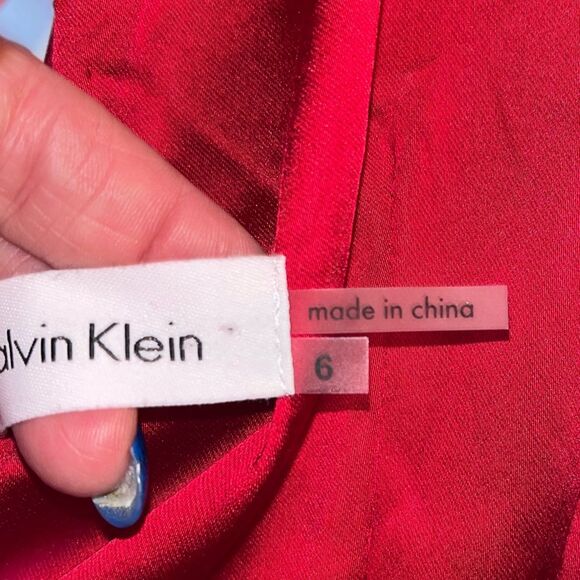 Calvin Klein red satiny body con dress. Size 6. - Picture 10 of 14